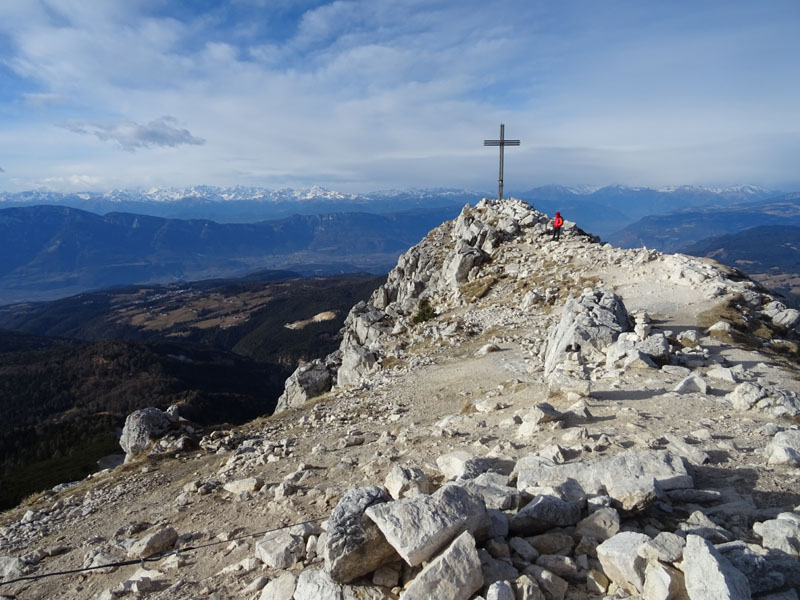 Corno Bianco (Weisshorn)  m.2317 ....dal Passo Oclini